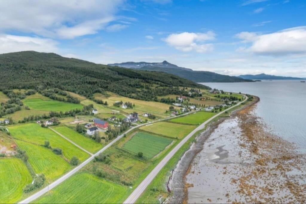 Privat Leilighet Pa Gard Med Badstue Og Nordlys Narvik Exteriér fotografie