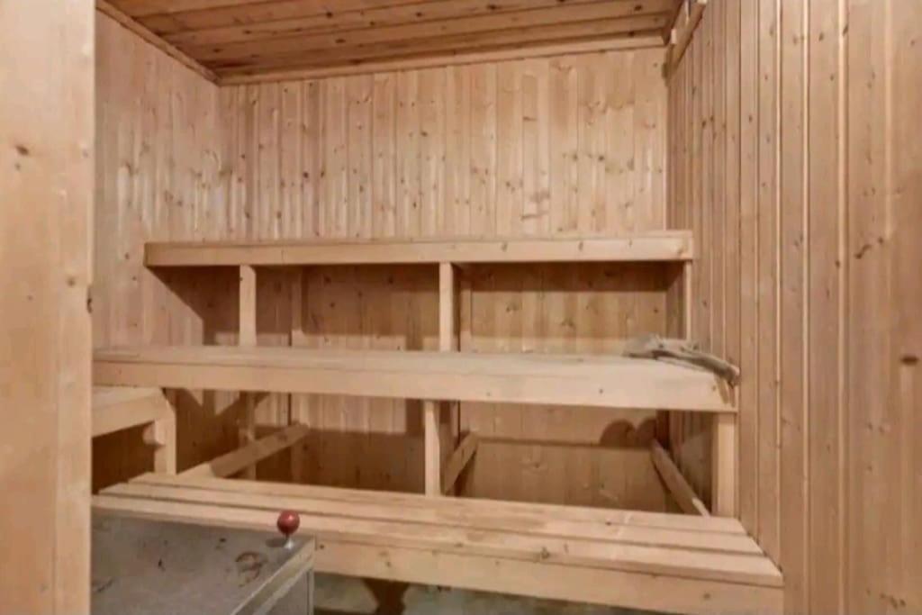 Privat Leilighet Pa Gard Med Badstue Og Nordlys Narvik Exteriér fotografie